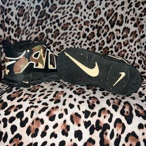 Nike air more uptempo